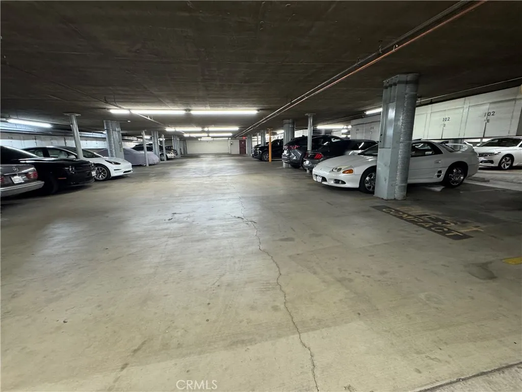 730 West 4th Street Long Beach, CA 90802 - Photo 30 of 35 Parking