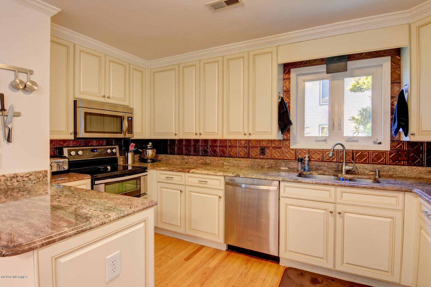 832 Berwyn Road Wilmington, NC 28409 - Photo 8 of 40 832 Berwyn Rd Wilmington NC-large-008-32