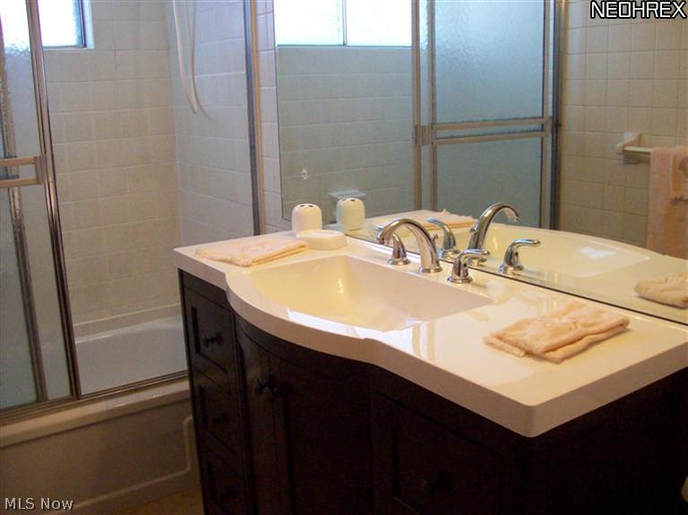 24245 Randolph Road Bedford Heights, OH 44146 - Photo 13 of 21 Full Bath