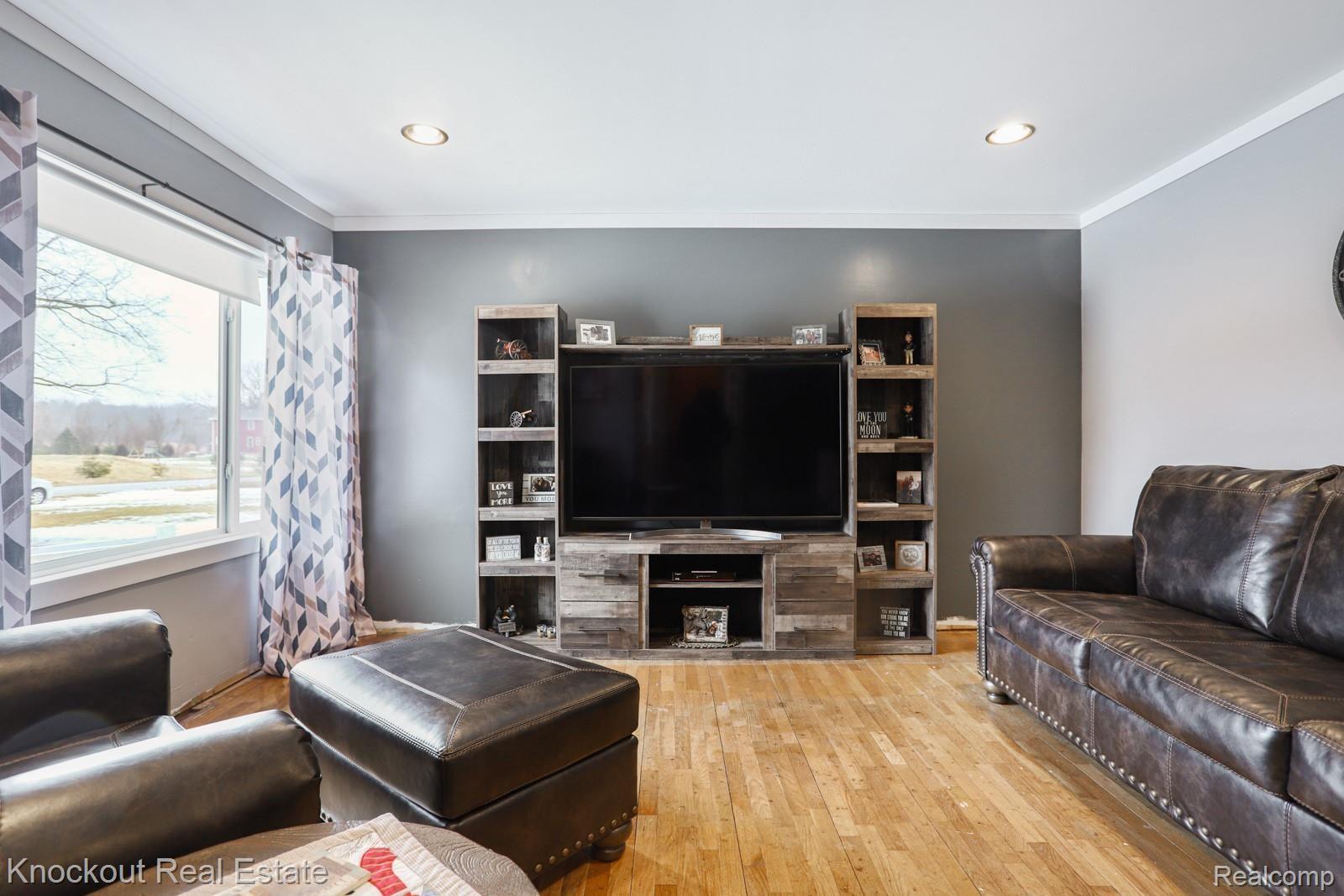 6290 Canada Road Birch Run, MI 48415 - Photo 6 of 31 6290 Canada Rd Birch Run-9.jpg