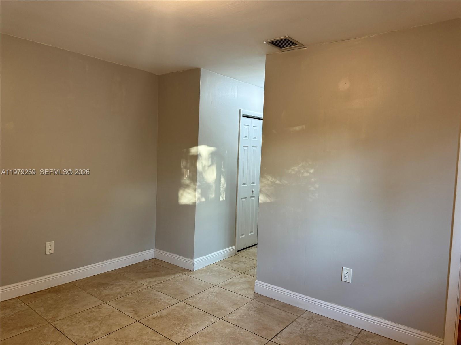 4734 Southwest 4th Street Miami, FL 33134 - Photo 13 of 23