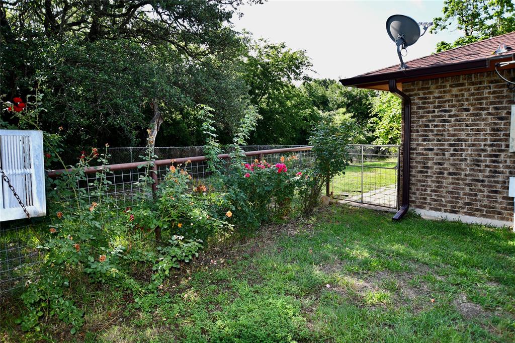 1402 Allen Road Goldthwaite, TX 76844 - Photo 21 of 28