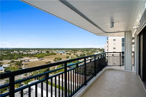 $798,000 | 2800 North Hwy A1A, Unit PH01, Hutchinson Island, FL 34949
