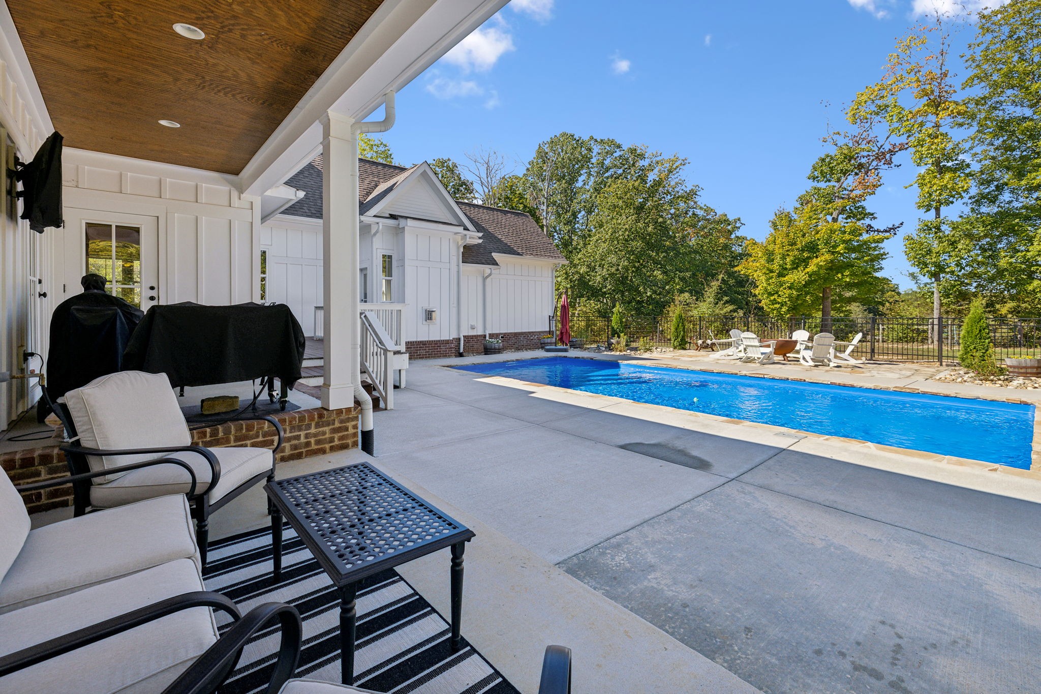 4325 Cave Springs Road Santa Fe, TN 38482 - Photo 55 of 98 a living room with furniture and a potted plant