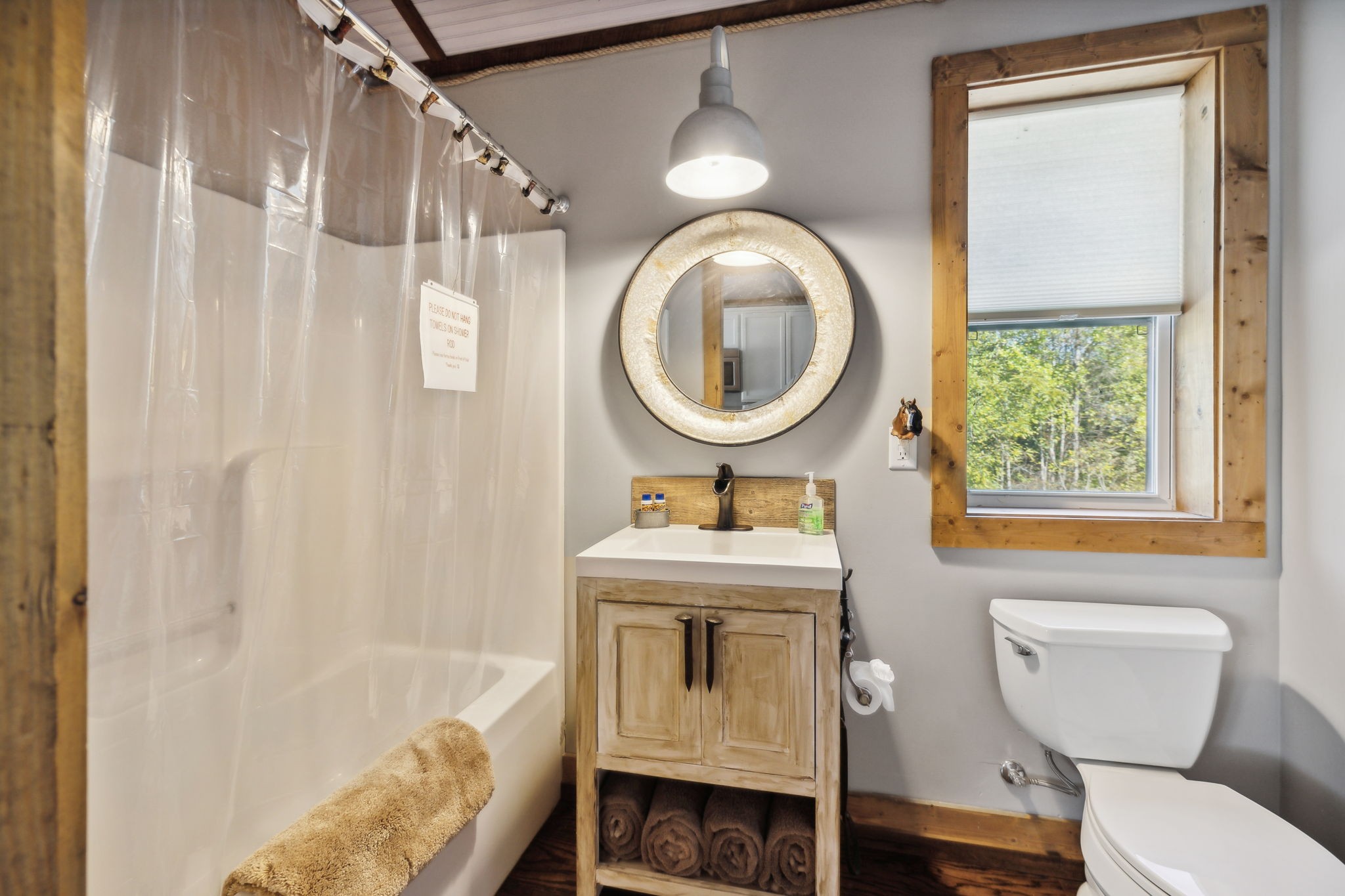 4325 Cave Springs Road Santa Fe, TN 38482 - Photo 88 of 98 a bathroom with a toilet a sink and a bathtub
