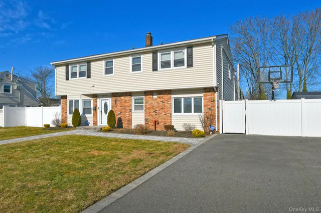 $949,000 | 53 Clay Lane, Levittown, NY 11756