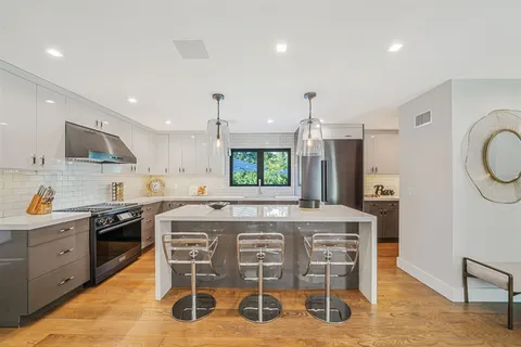 17 Milton Avenue, Sag Harbor, NY 11963