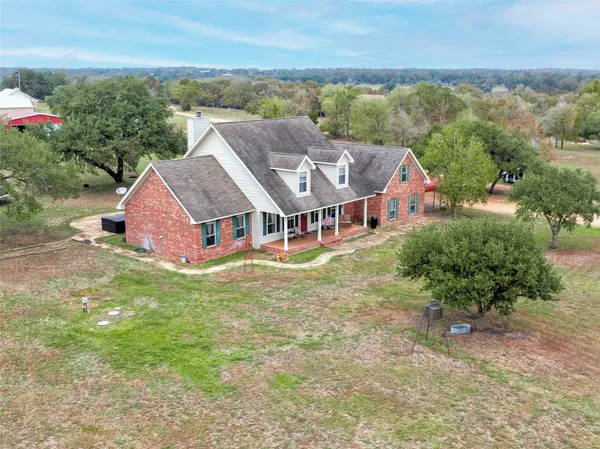 $550,000 | 2040 West Guenther Lane, La Grange, TX 78945