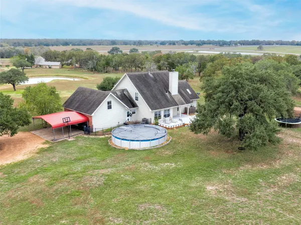 $550,000 | 2040 West Guenther Lane, La Grange, TX 78945