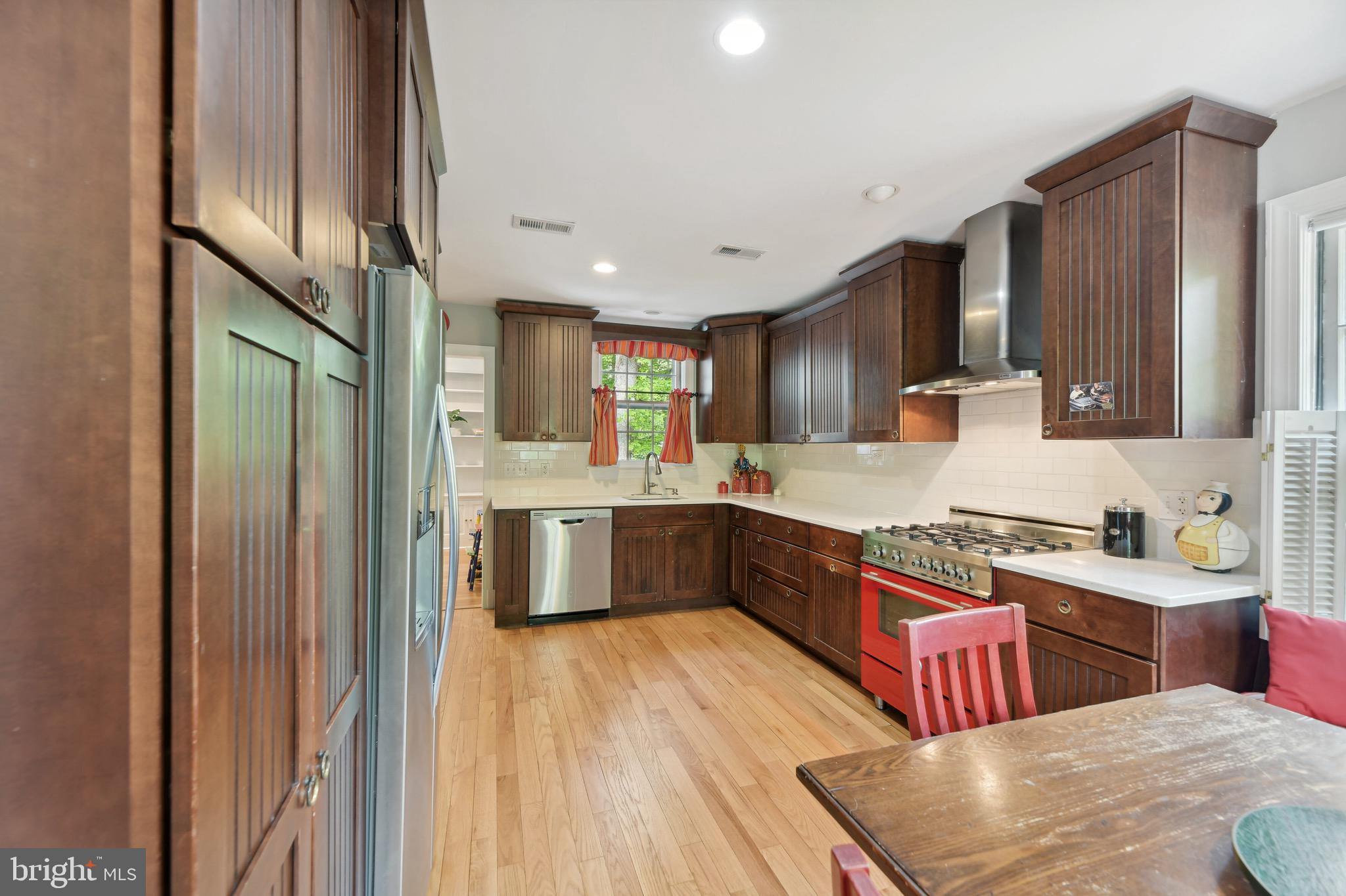 5908 Cobalt Road Bethesda, MD 20816 - Photo 4 of 19