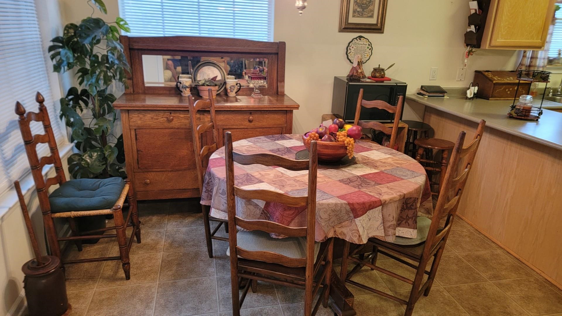 1017 Milano Cove Memphis, TN 38018 - Photo 10 of 20 a bedroom with a bed and a table in it