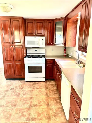 $349,900 | 4504 Harris Hill Road, Clarence, NY 14221