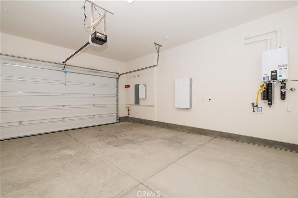 29606 Paseo Capilla Valencia, CA 91354 - Photo 26 of 26 a view of a garage