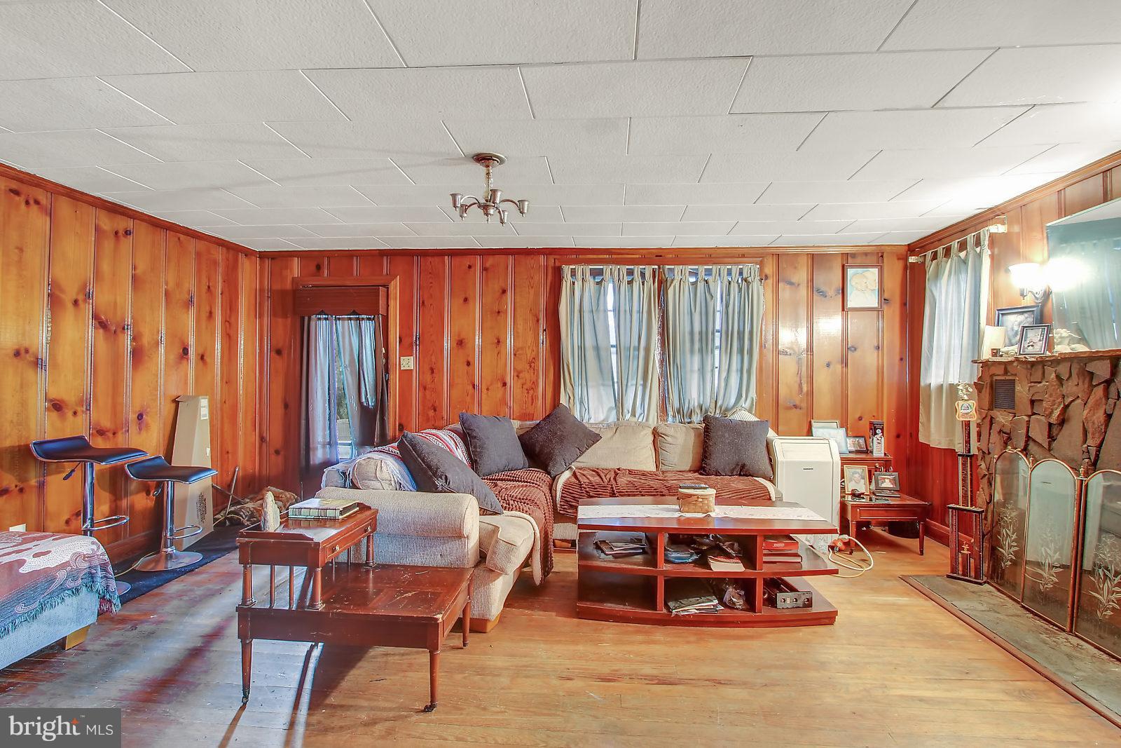 2096 Montevideo Road Jessup, MD 20794 - Photo 2 of 20 Living Room