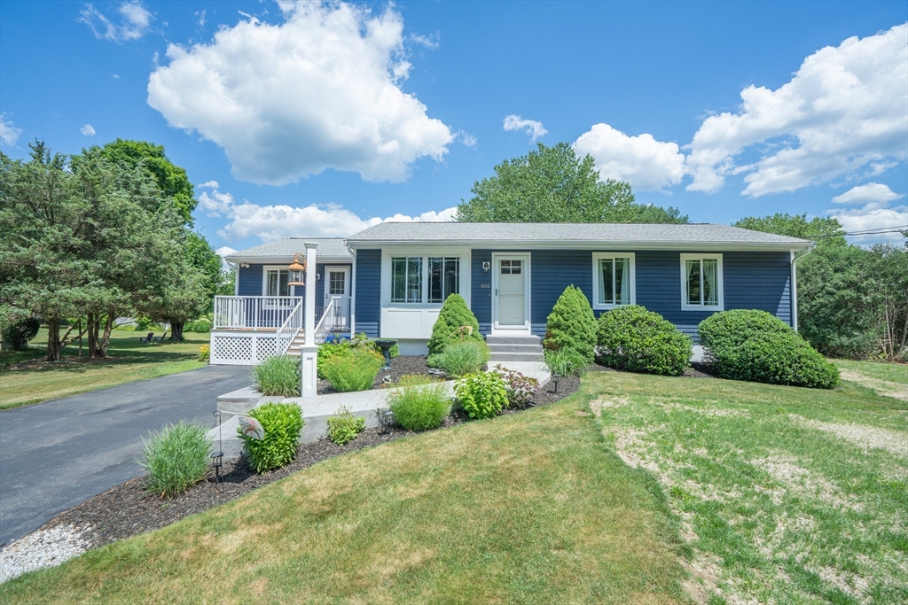 305 Scadding Street Taunton, MA 02780 - Photo 3 of 38