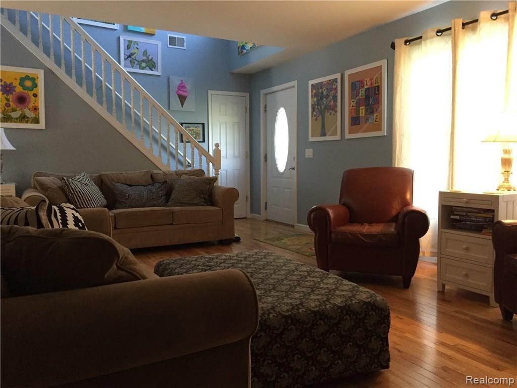 4678 Willis Road North Branch, MI 48461 - Photo 4 of 41 Living Room