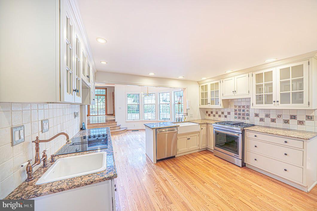 642 Pugh Road Wayne, PA 19087 - Photo 10 of 65