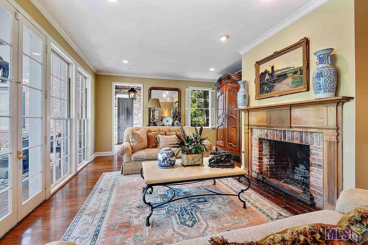 6658 Pikes Lane Baton Rouge, LA 70808 - Photo 3 of 19 Living Room