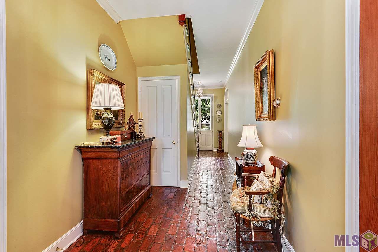 6658 Pikes Lane Baton Rouge, LA 70808 - Photo 6 of 19 Foyer