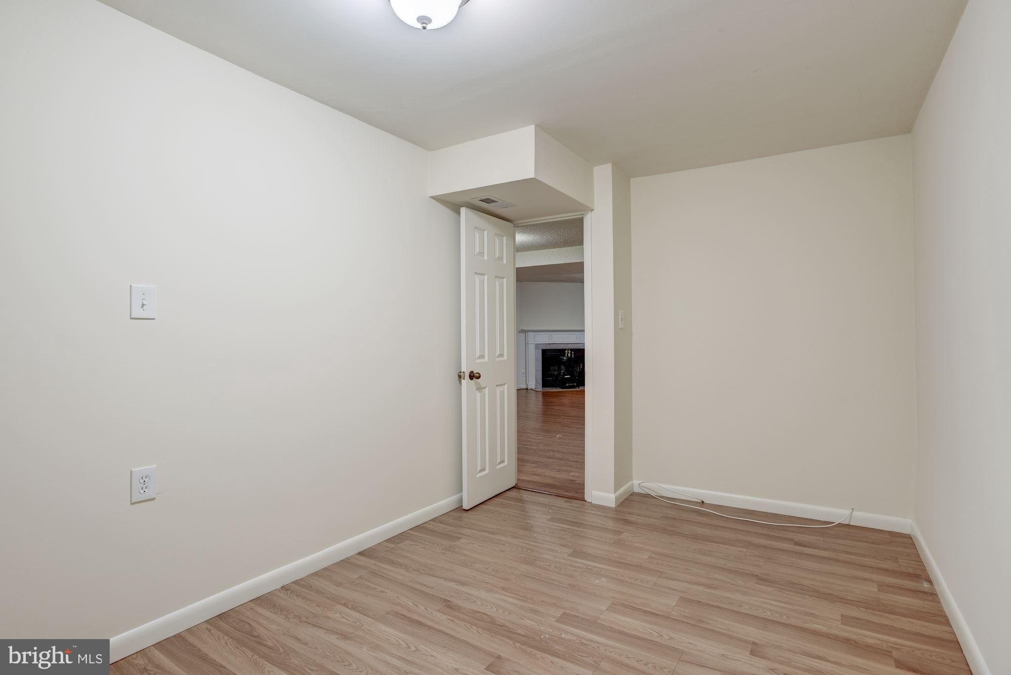 1604 Oak Spring Way Reston, VA 20190 - Photo 12 of 50