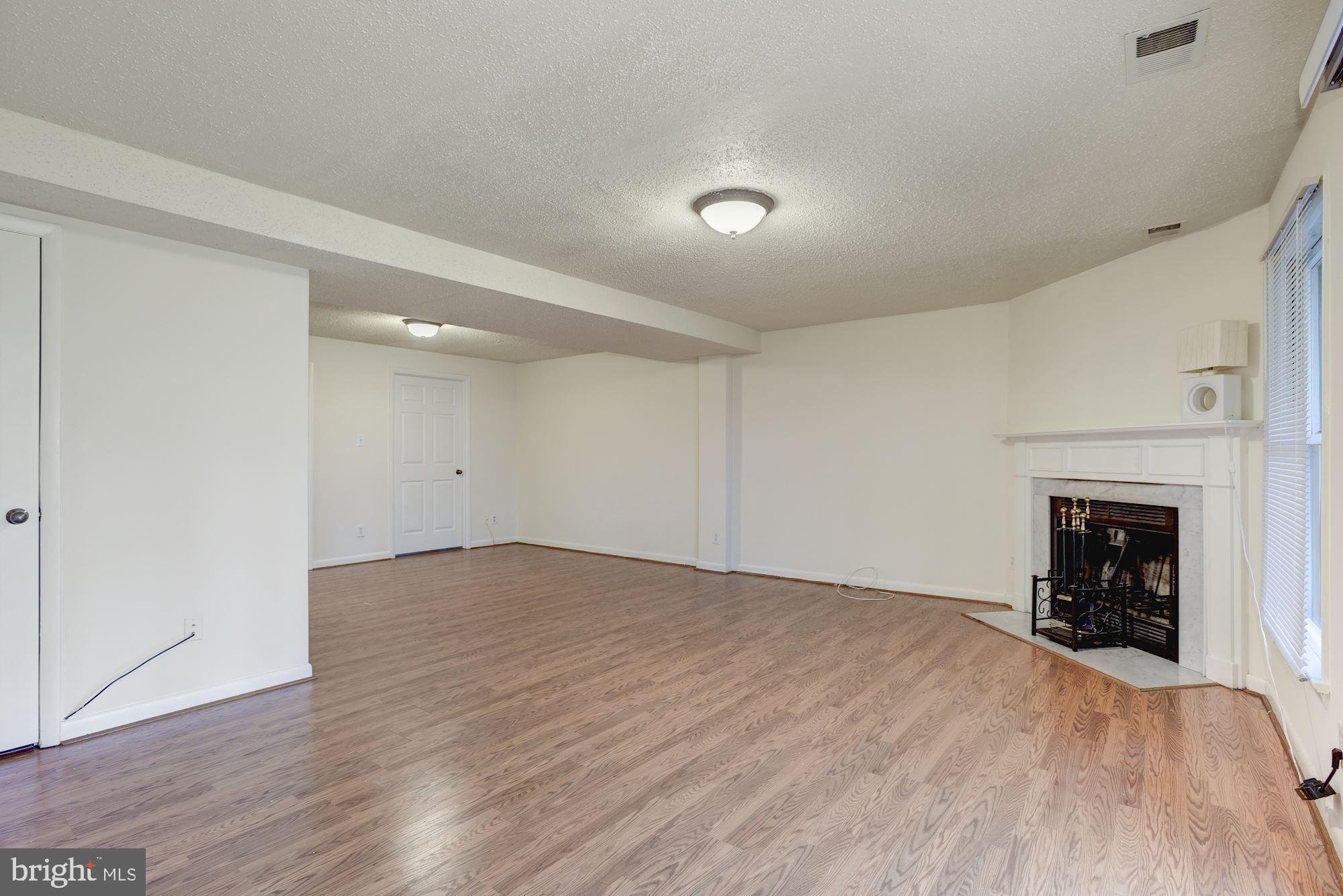 1604 Oak Spring Way Reston, VA 20190 - Photo 17 of 50