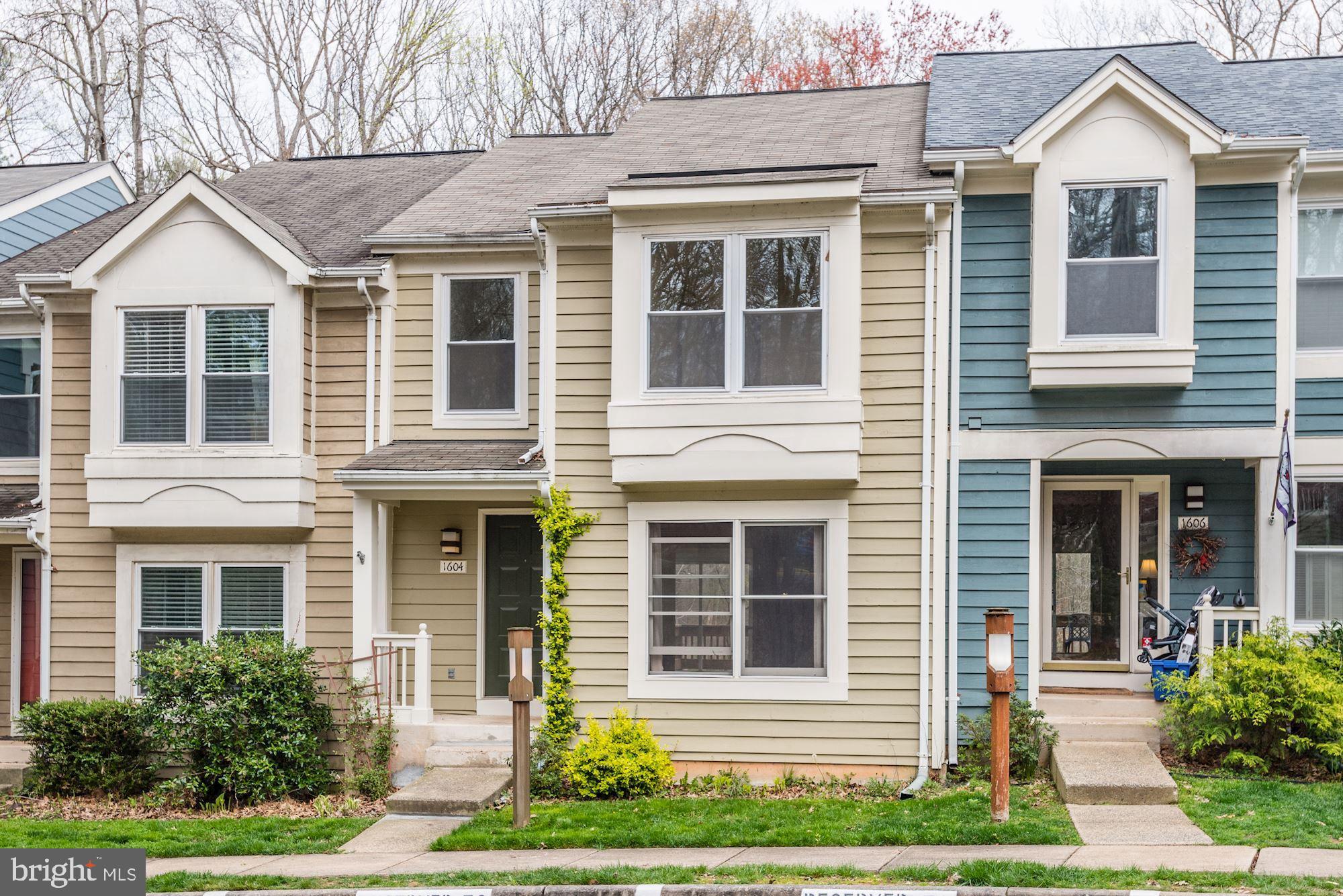 1604 Oak Spring Way Reston, VA 20190 - Photo 3 of 50