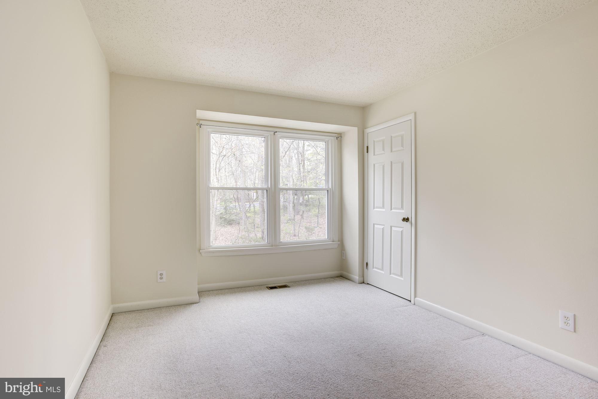 1604 Oak Spring Way Reston, VA 20190 - Photo 34 of 50