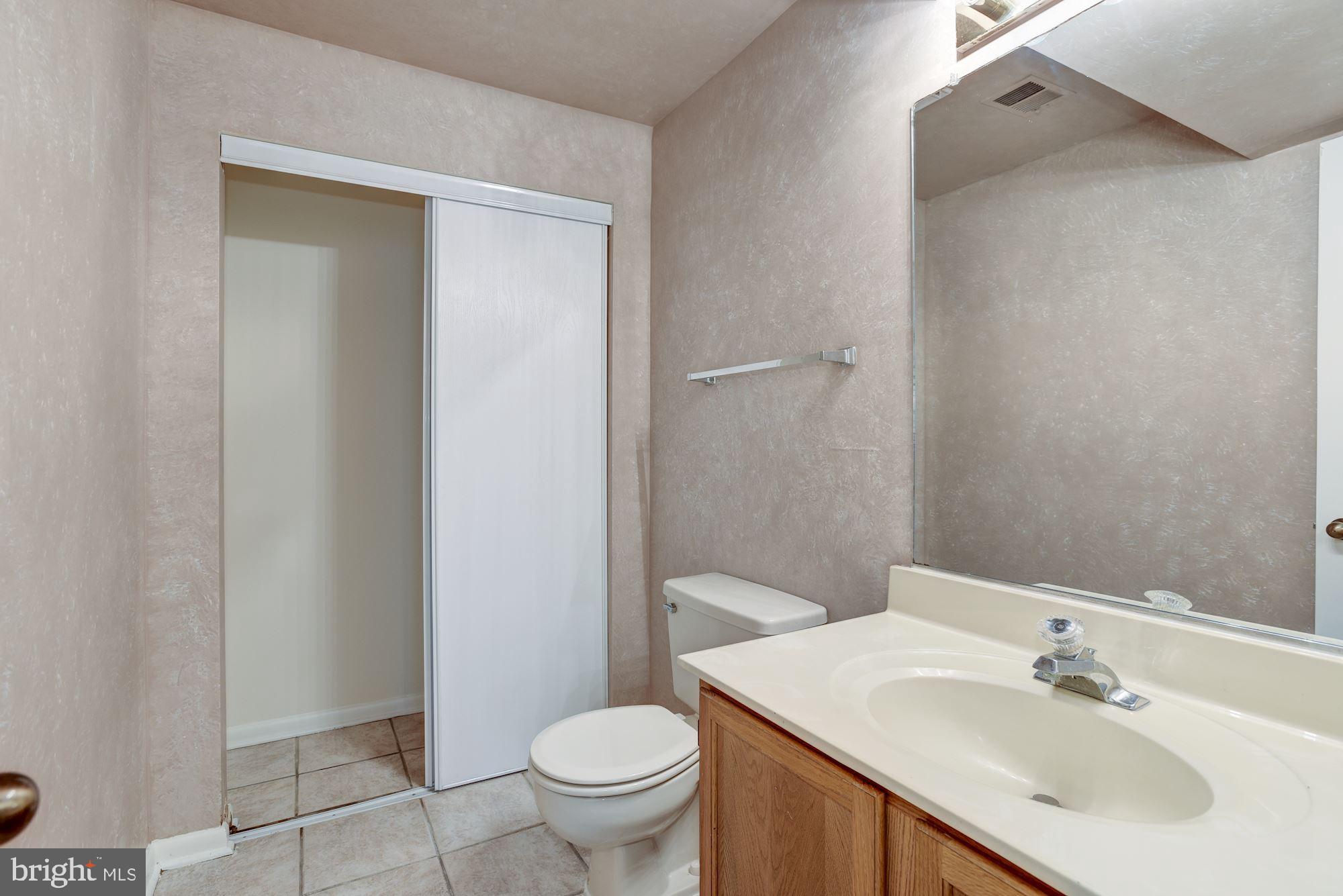 1604 Oak Spring Way Reston, VA 20190 - Photo 39 of 50