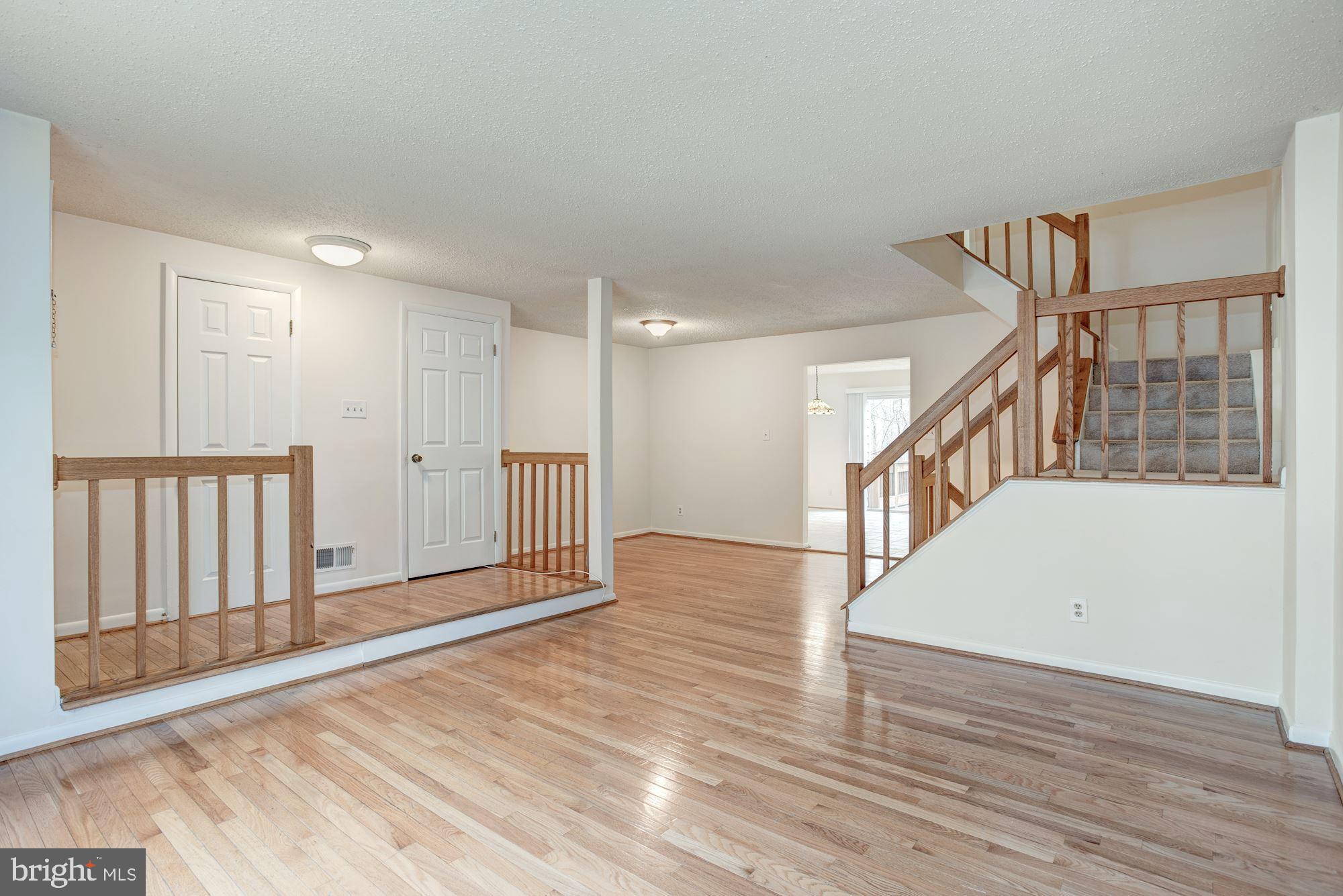 1604 Oak Spring Way Reston, VA 20190 - Photo 7 of 50