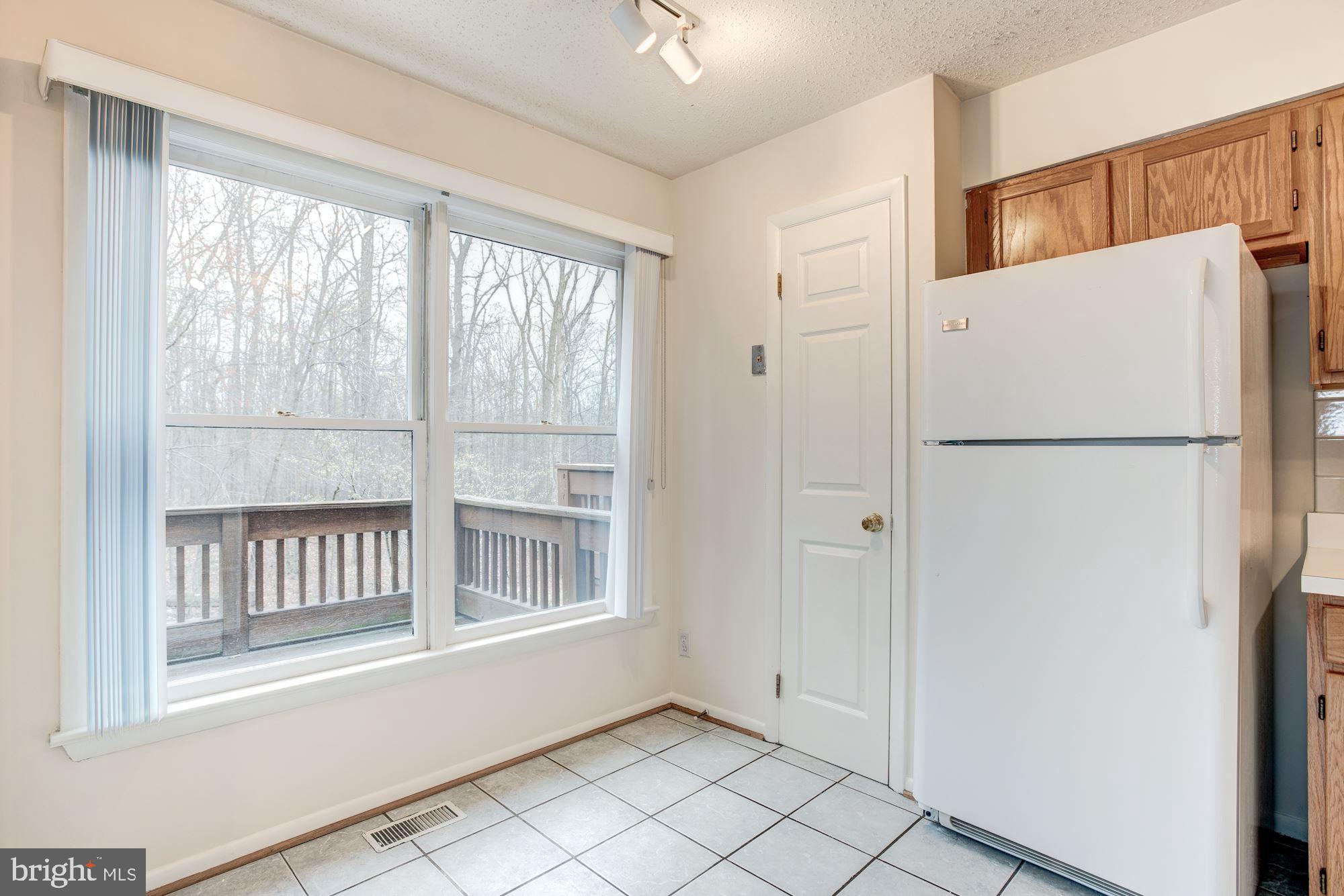 1604 Oak Spring Way Reston, VA 20190 - Photo 9 of 50