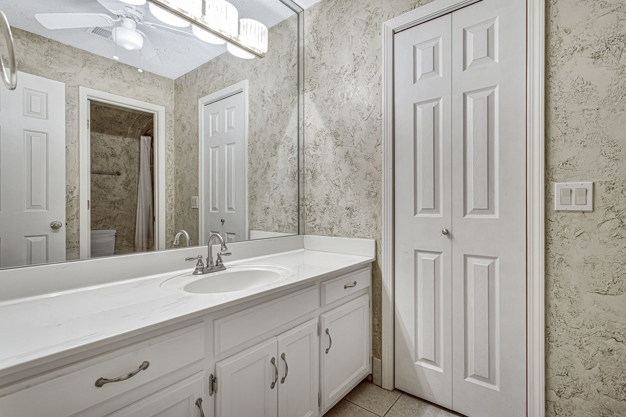 816 Beazer Lane Antioch, TN 37013 - Photo 27 of 32 a bathroom with a sink and a mirror