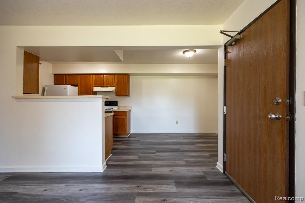 35330 Van Born Road, Unit 101 Wayne, MI 48184 - Photo 7 of 20