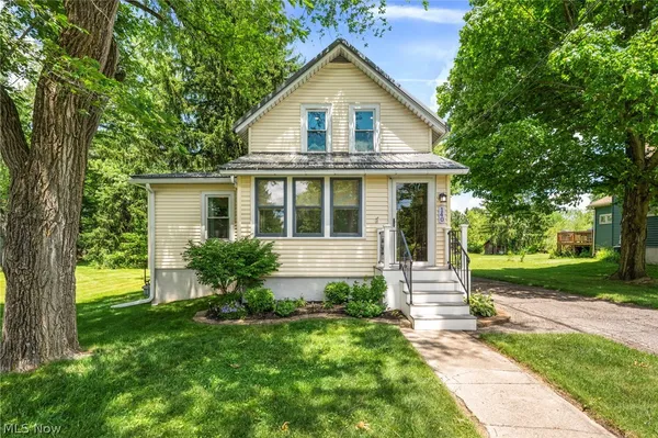$239,900 | 140 5th Avenue, Chardon, OH 44024