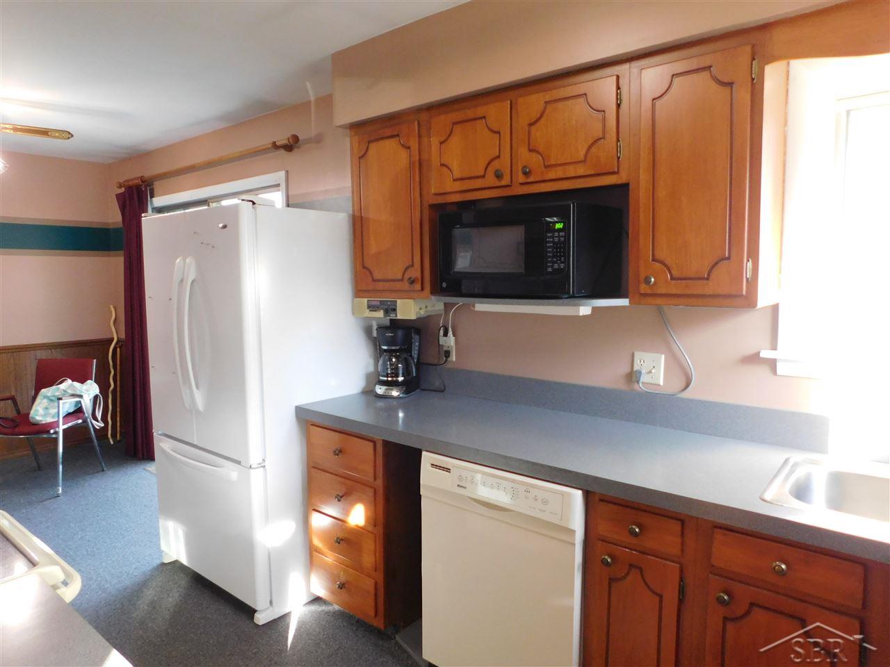 4444 Lauer Road Saginaw, MI 48603 - Photo 6 of 16 31335113-5.JPG