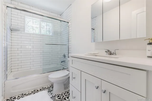 $1,300,000 | 7 9th Street, Center Moriches, NY 11934