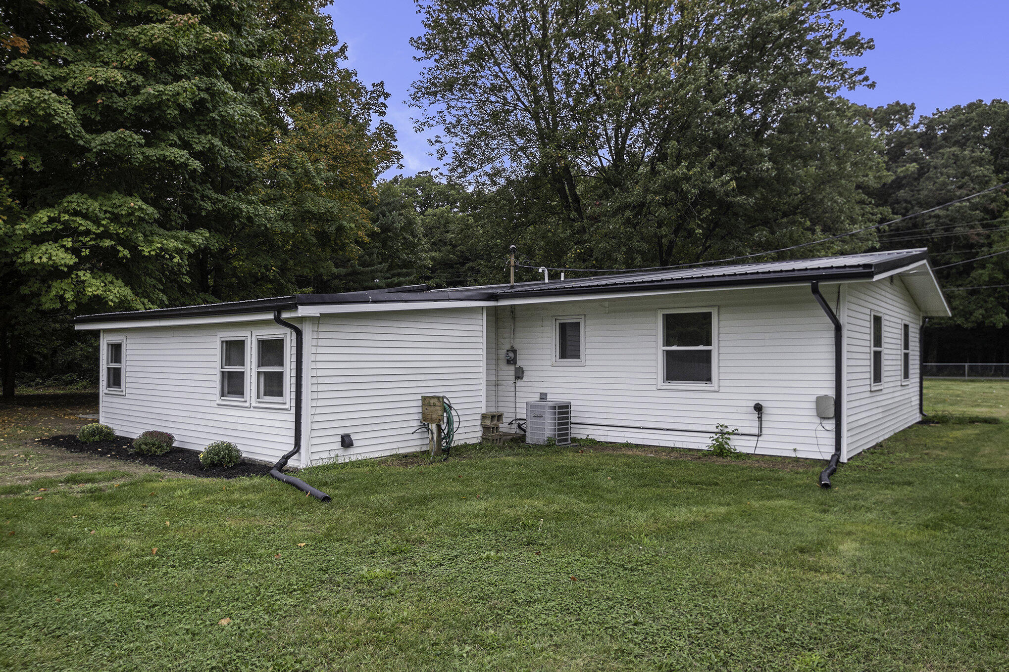 70335 Martin Road Edwardsburg, MI 49112 - Photo 14 of 17 014_img_0112