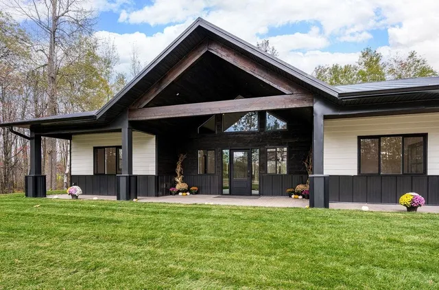 $630,000 | 4515 County Road 4, Mahtowa, MN 55707