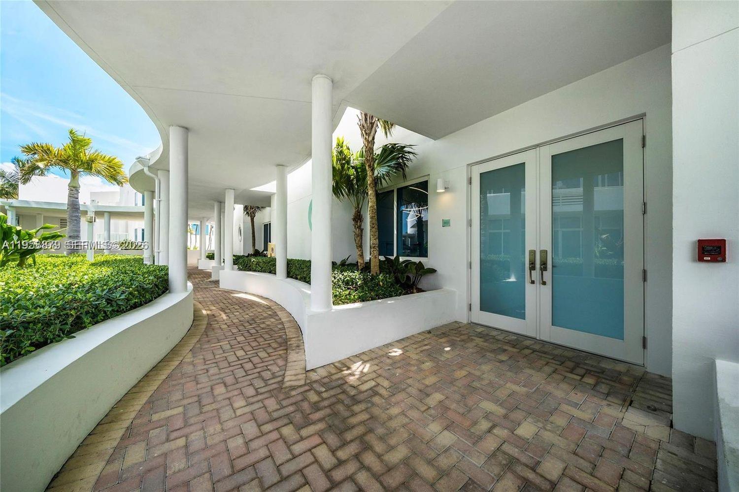 100 South Pointe Drive, Unit TH13 Miami Beach, FL 33139 - Photo 18 of 69
