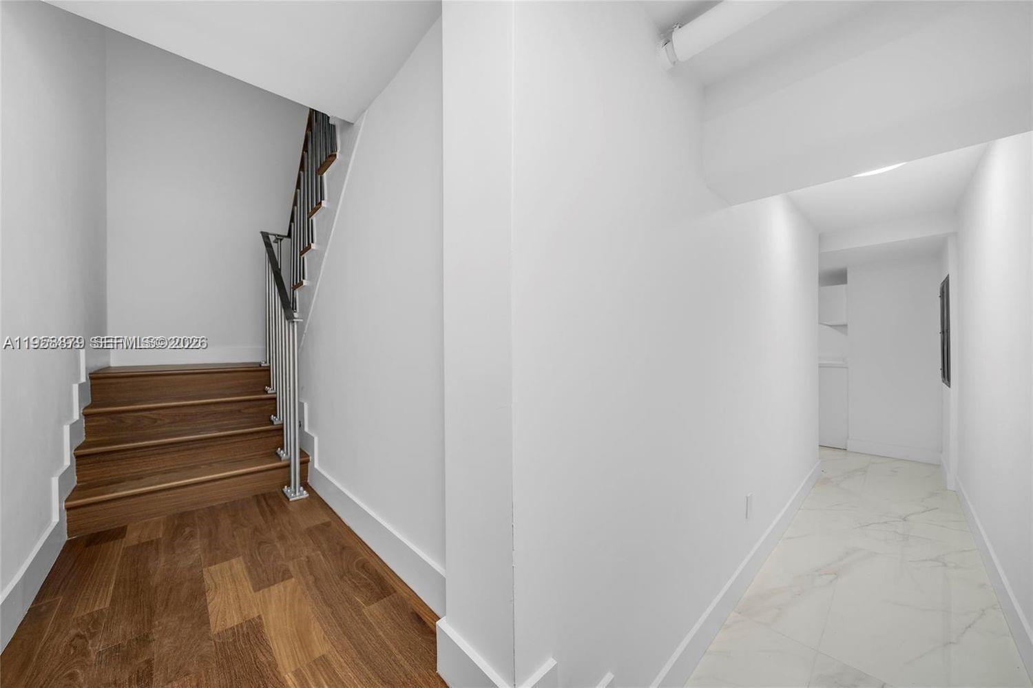 100 South Pointe Drive, Unit TH13 Miami Beach, FL 33139 - Photo 43 of 69 a view of entryway