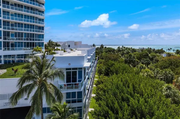$22,000 | 100 South Pointe Drive, Unit TH13, Miami Beach, FL 33139