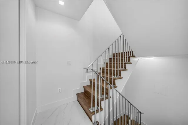 $25,000 | 100 South Pointe Drive, Unit TH13, Miami Beach, FL 33139