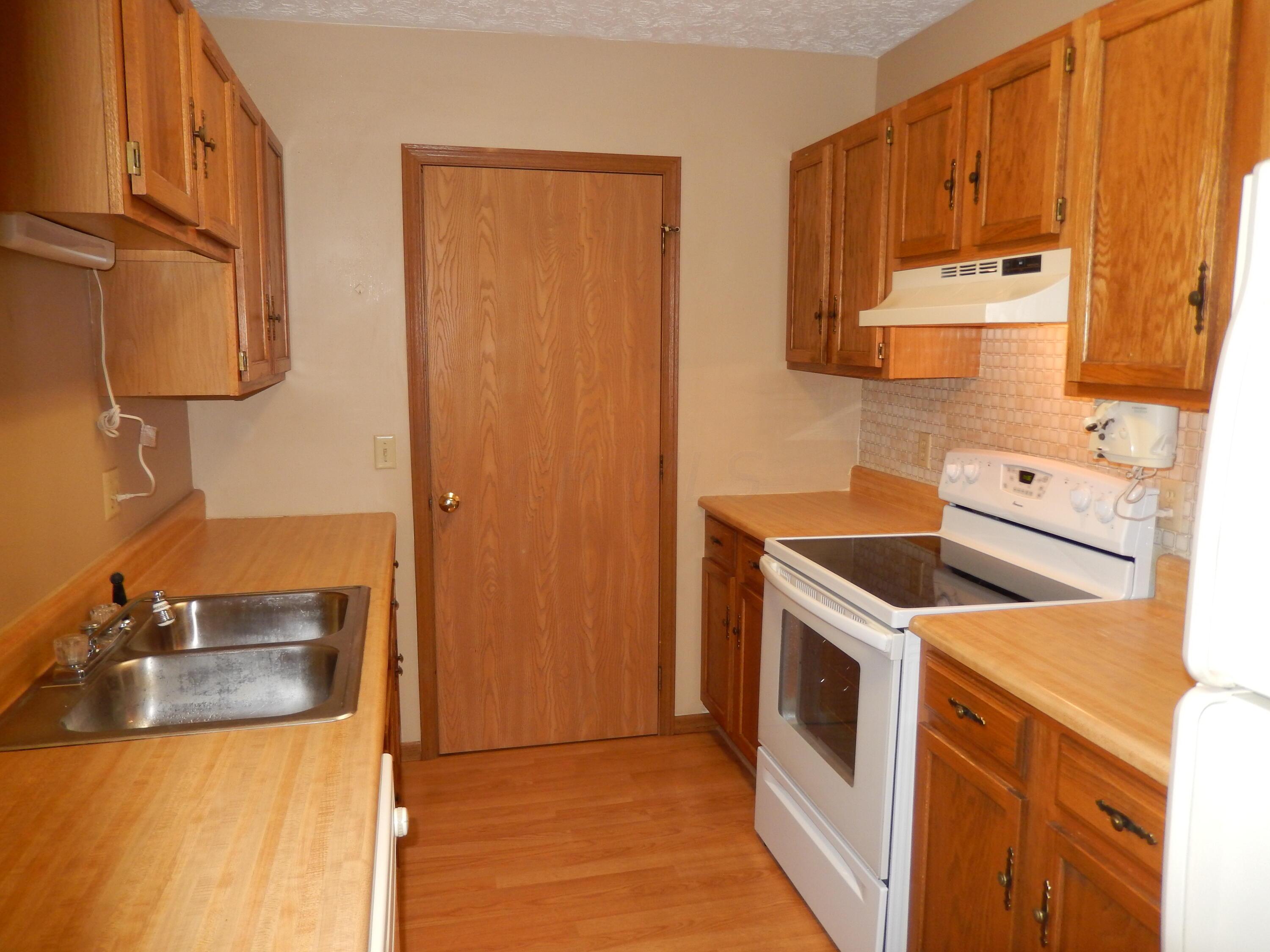 4119 Karl Road, Unit 309 Columbus, OH 43224 - Photo 20 of 26 Kitchen