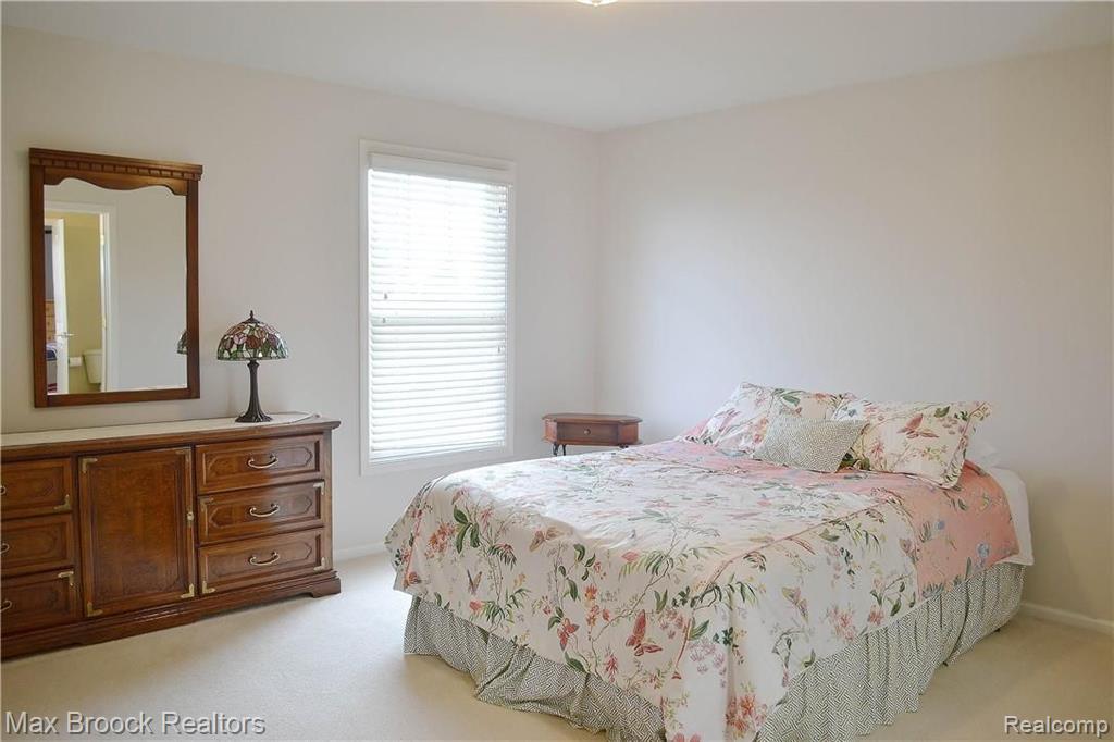 2431 Selkirk Street Rochester, MI 48306 - Photo 34 of 58