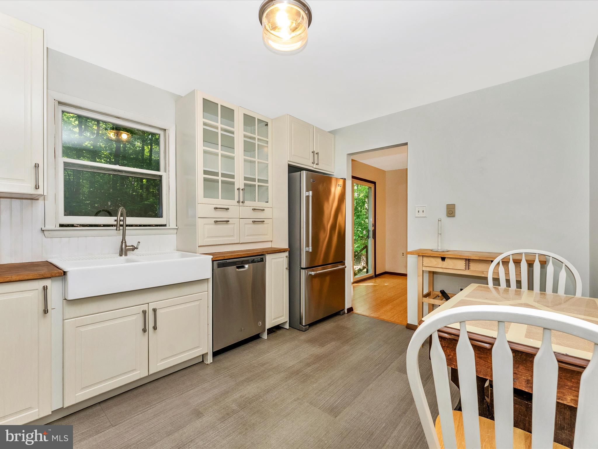 11258 Putman Road Thurmont, MD 21788 - Photo 6 of 45 Kitchen
