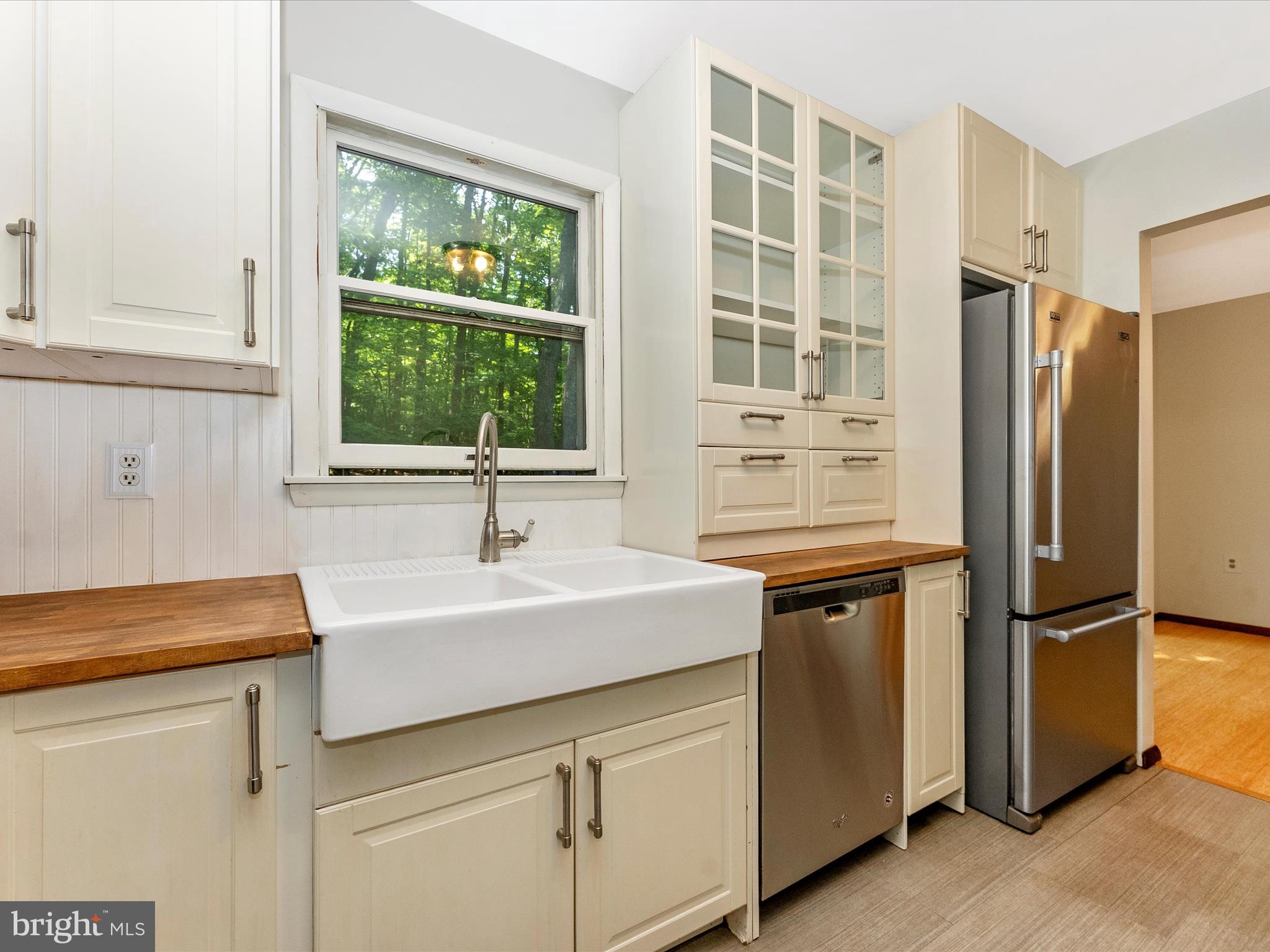 11258 Putman Road Thurmont, MD 21788 - Photo 9 of 45 Kitchen