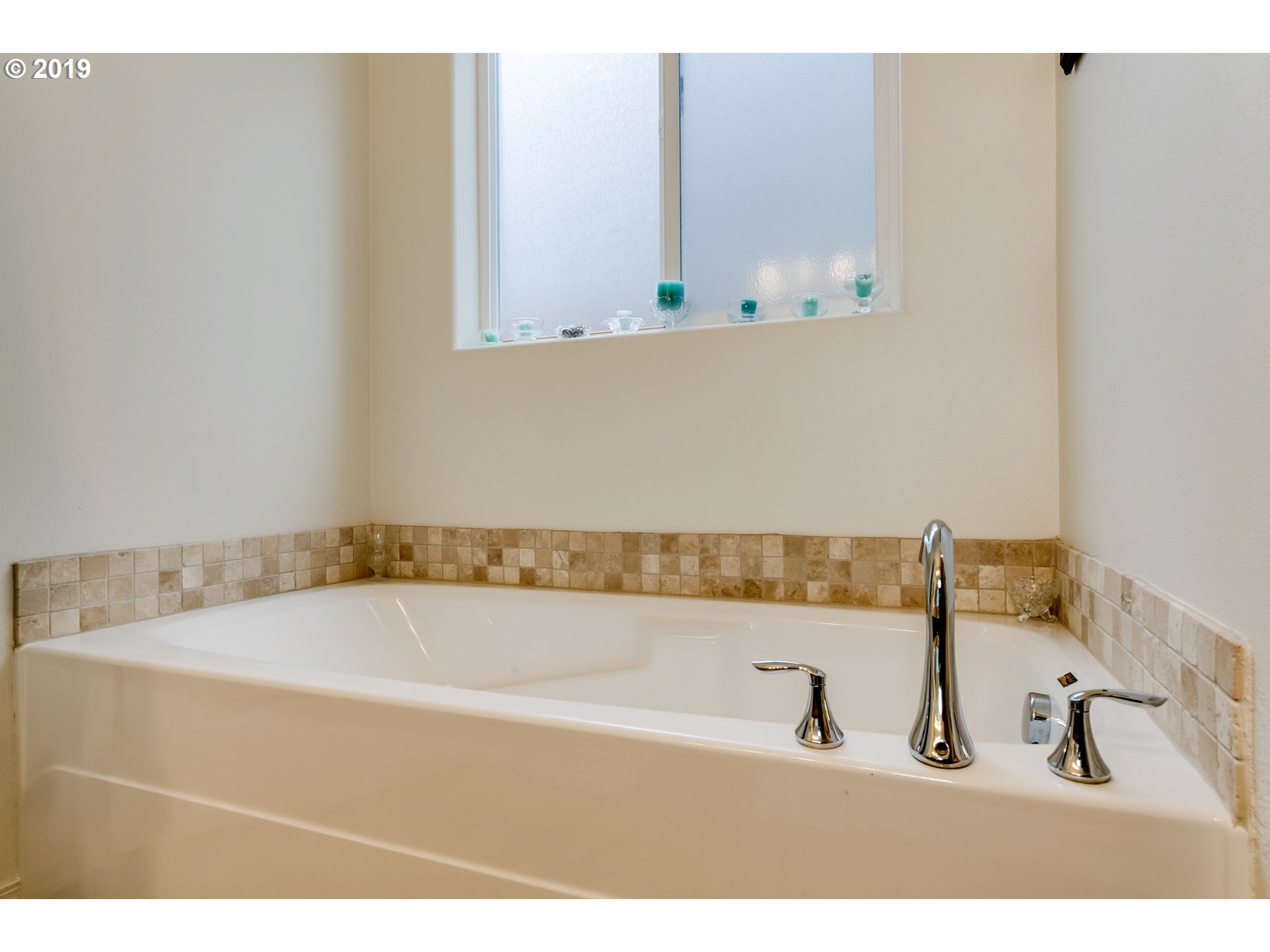 1842 Adelman Loop Eugene, OR 97402 - Photo 13 of 32