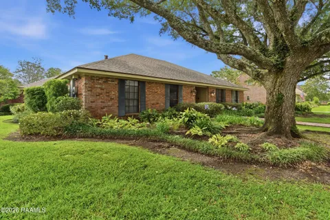 $525,000 | 542 Robert Lee Circle, Lafayette, LA 70506