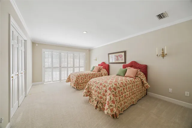 a view of utility room