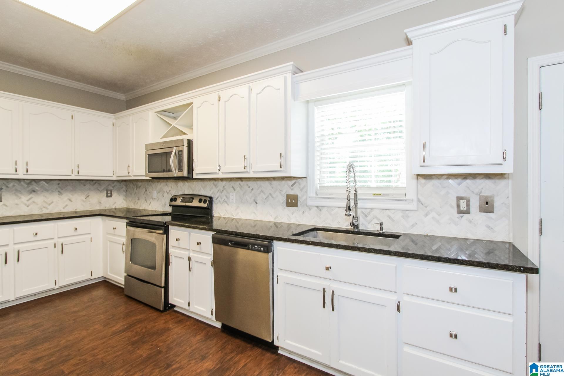 232 Warwick Lane Alabaster, AL 35007 - Photo 9 of 22