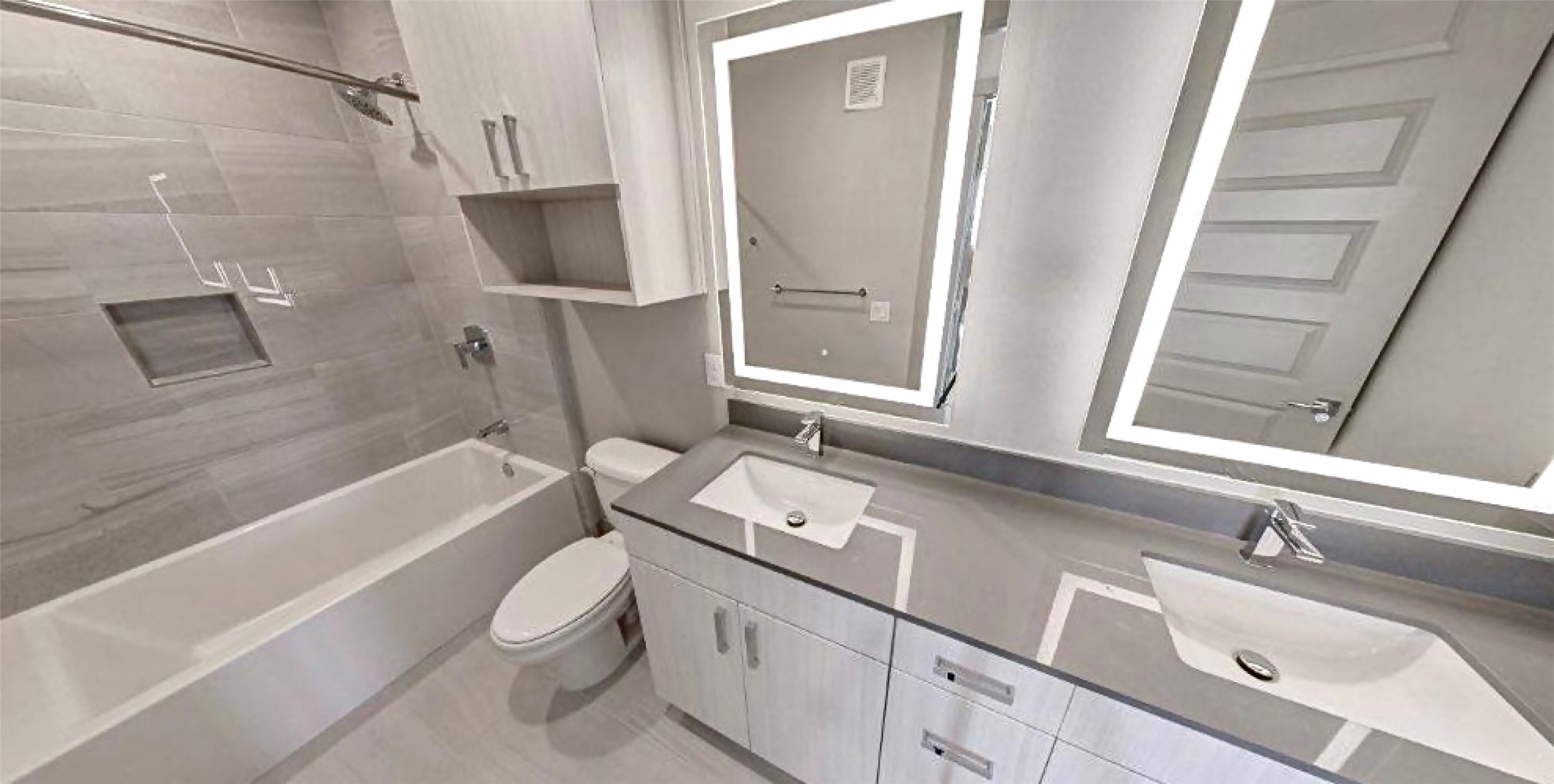 401 West 25th Street, Unit 1144 Houston, TX 77008 - Photo 11 of 42 a bathroom with a sink a toilet and bathtub